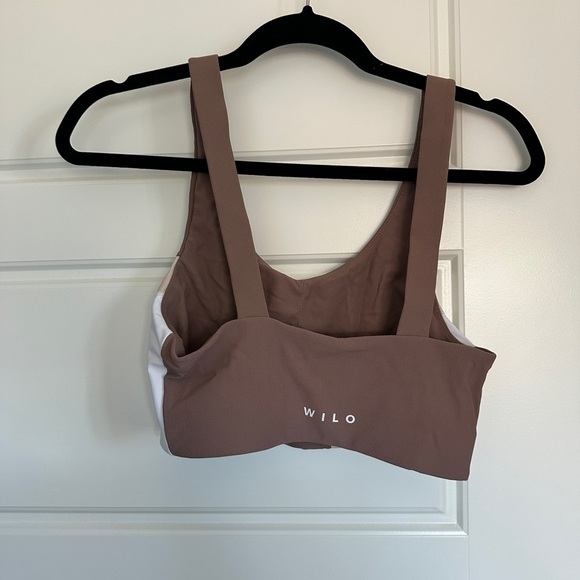Elegant Colorblock Sports Bra - Picture 2 of 3